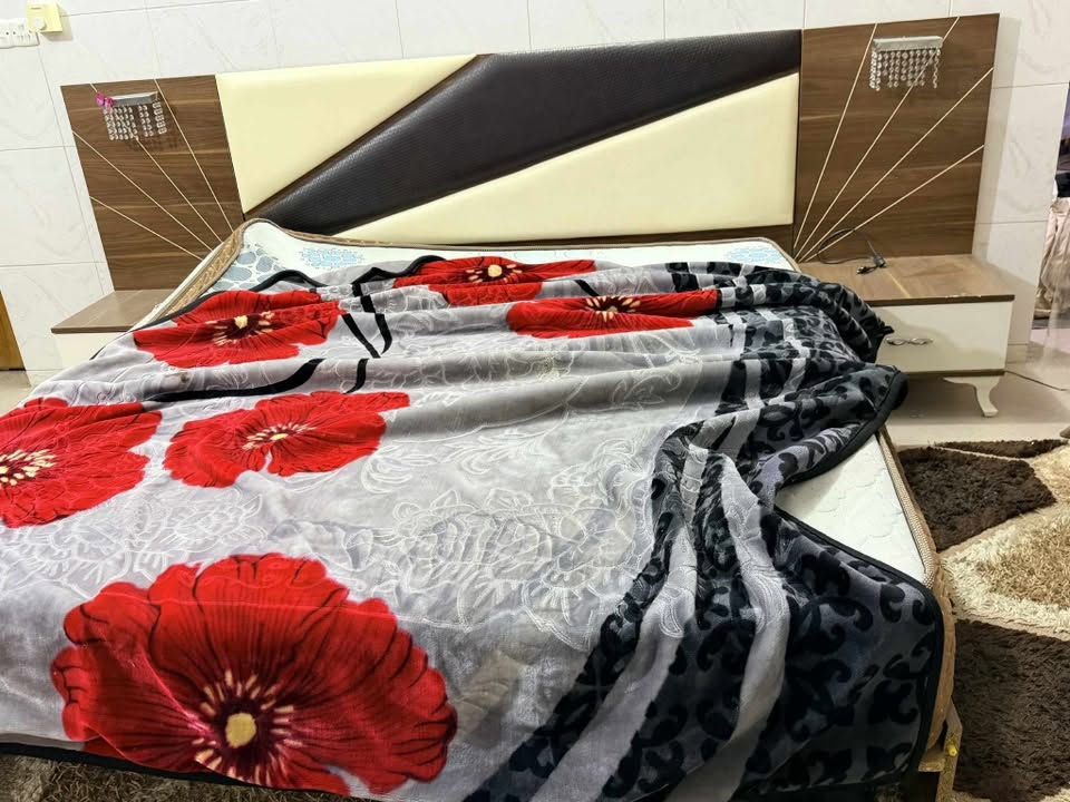 غرفة نوم 5 قطع للبيع مكاني كربلاء حي العباس السعر 350 قفل للستفسار واتساب ***********
