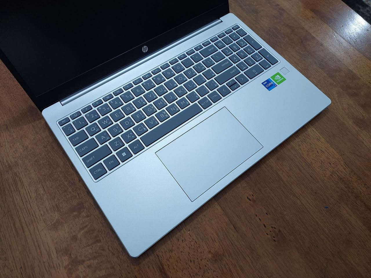 السلام عليكم ..كور  اي  7 جيل 13  ماركة hp  بلون مميز جدا ... ...شاشة حجم 15.6 دقة FULL HD نوع IPS مضادة للانعكاس ......هارد نوع  SSD NVME (اسرع انواع الهاردات ) بحجم 512 كيكا .....كرت شاشة خارجي قوي  منفصل من نيفيدا ....... رام  حجم 8 كيكا. ... كيبورد ضوئي ثلجي وبصمة اصبع ...اللابتوب سوبر سلم وشكلة روعة وشحنة ممتاز ... ملائم للبرامج الهندسية  والدراسة والاعمال وغيرها  ...مكانه بغداد سعرة 400$   للاستفسار الاتصال  ***********(واتس)
