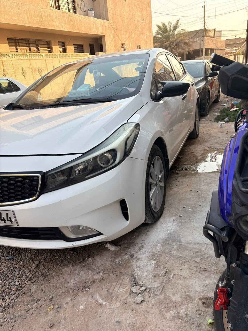 السلام معليكم سيراتو موديل 2018 بيه باب مبدل وربع البنيد صبغ فقط كير مكينة خير من الله تبريدهة ثلج تحكم ستيرن جهتين شاشة كامرة 3 انضمة قيادة مري شفط  سيارة حلوة وناعمة رايده ب 117 وبيه مجال او مراوس اب احدث مكاني بغداد الدورة ***********
