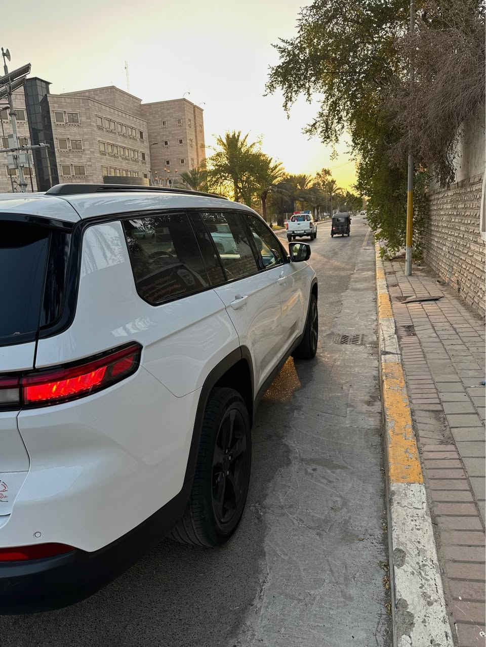 رقم شاصي 1C4RJKAG4P8873791
جيب جراند شيروكي ليميتد 2023
7 راكب VIP
محرك V6 سعة 3.6 لتر
ماشية93 ألف كيلومتر
السيارة قطعة تبديل و 4 قطع كلير
رقم اربيل باسمي
تشغيل بصمة
دفع رباعي
رادار أمامي وخلفي
مانع تصادم
تحديد المسار
نظام الرؤية الليلية
حساسات خلفية
مصابيح زينون + LED
بك لايت LED
ويل كب قياس 20
حساسات ضغط الإطارات
النقطة العمياء
كير ماوس
هاند بريك كهربائي
شاشة Apple CarPlay

‎إنارة داخلية LED
مقاعد جلد ومخمل
شفتات مقود
مثبت سرعة Cruise
مودات قيادة وأوامر صوتية
شاحن هاتف لاسلكي
منفذ طاقة
فحص نظام السيارة
المقاعد الأمامية كهربائية
تدفئة المقاعد
4 قطع تبريد
نظام مانع الانزلاق
حاملات أكواب
تدفئة المقود

مكاني: بغداد
رقم:*********** Colombo, Sri Lanka
