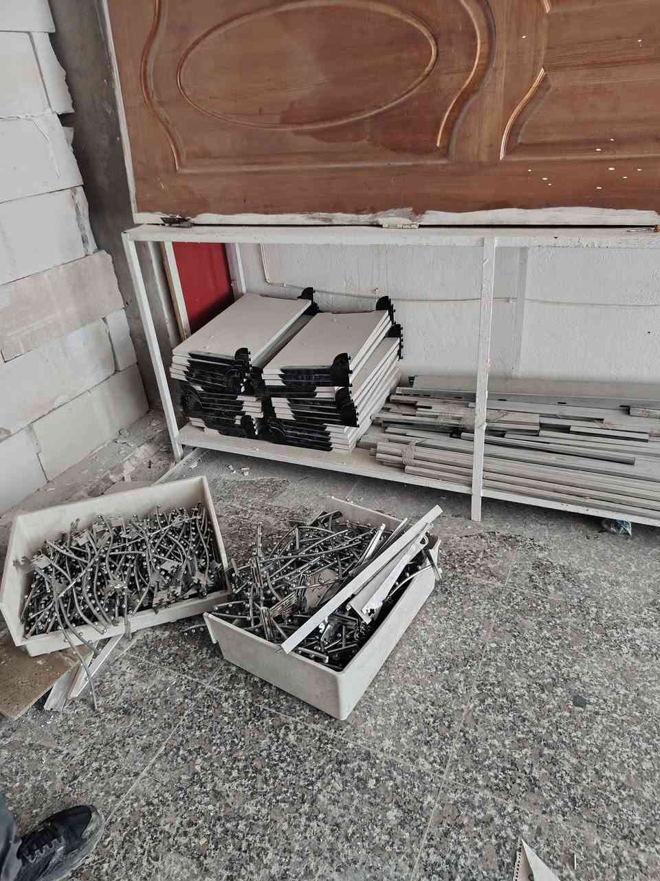 رفوف ملابس • ستاندات • مجمع كامل