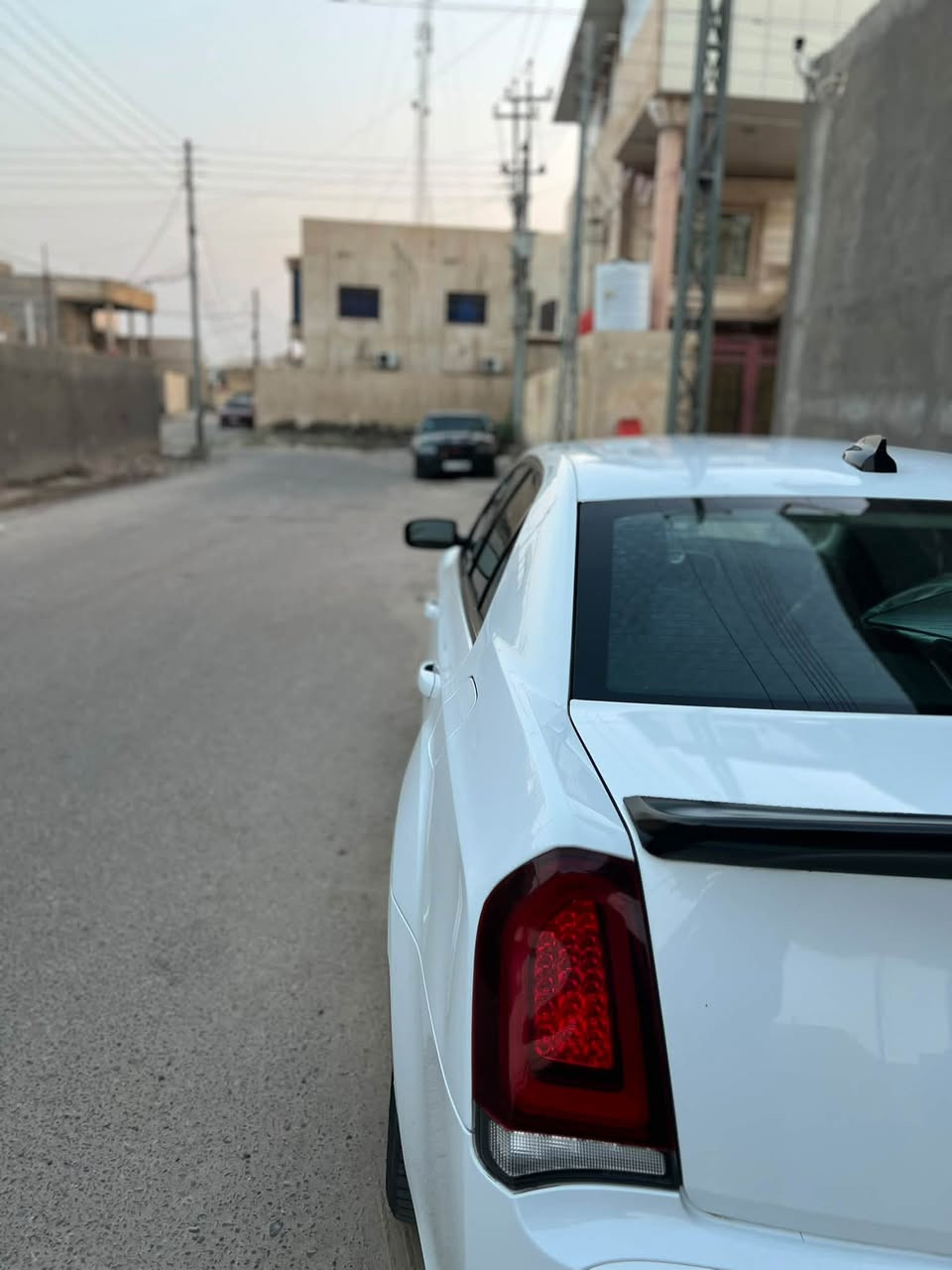 السلام عليكم للبيع  اوباما موديل 2022 اصل تو ويل 6 سلندر
حادث جاملغ وبنيد فقط 

مواصفات فول عدا الفتحة 

كشنات جلد + كهرباء 
كشنات تدفئه 
كشنات خلفيه هيتر 
رادار امامي 
رادارات جوانب 
تحديد مسار 
مثبت سرعه
تخم تاير ويل جديده
شاشه جبيره + كاربلاي 
تشغيل عن بعد 
حساسات امامي خلفي

كير مكينه حداديه كفاله ماشيه 87 الف سياره جاهزه وما بيه نقص من جميع النواحي مكان البصرة باسمي 

السعر 225 ورقة وبيها مجال  
للاستفسار ‭‬ *********** /***********
