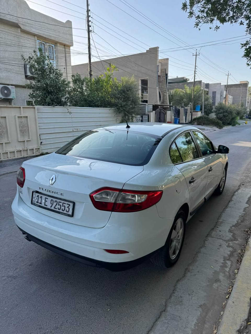 🚘 للبيع او المراوس وانطي فرق سيارة رينو فلونس 2013 استلام الشركة 🚘
❤️رقم بغداد الجديد باسمي تحويل مباشر
✨ سيارة نظيفة ومرتبة، جاهزة للاستخدام
❄️ التبريد شغال ممتاز
🎨 صبغ بلادي، ما بيها قطرة صبغ
🚫 ما بيها أي دعمة أو ضربة فقط بارد 
♻️تايرات جديدة
📡 حساسات خلفية
📷 كاميرا خلفية
📸 التفاصيل موضحة بالصور والسونار واضح كدامك
💰 السعر المطلوب:65 ورقة وبيها مجال للشراي
📍 المكان: بغداد العامرية
🥝بيع او مراوس بسياره وانطي فرق شرط هم بغداد 
📞 *********** محمد
