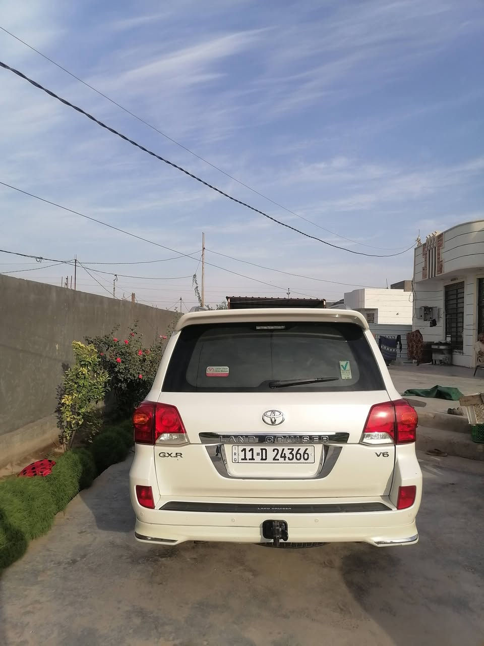 سلام عليكم البيع فقط نقد لاندكروزر موديل ١٢ الون ابيض بيه قطعتين صبغ فقط رقم الهاتف *********** خاص ماكو فقط اتصال السعر ٣شدات وبيه مجال بصيط
