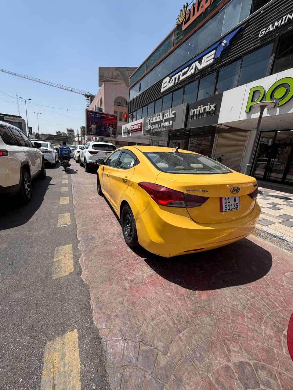 السلام عليكم
الانترا مديل ٢٠١٢ رقم بغداد باسمي 
السياره فول واحد على واحد 
السعر ٧٨ وبيها مجال 
العنوان بغداد 
رقم التلفون ***********
