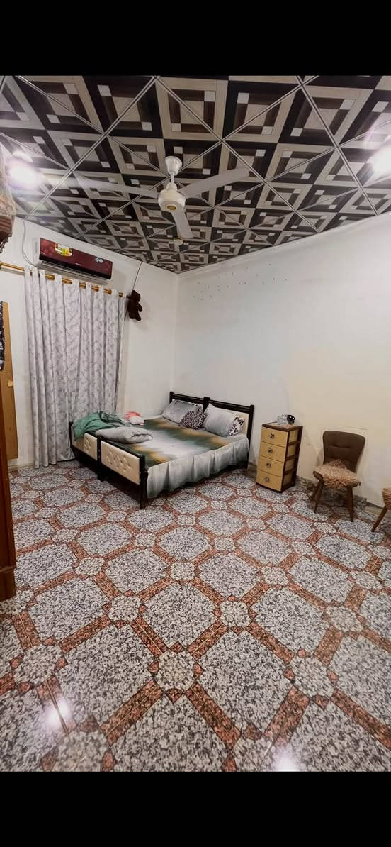 سلام عليكم الدار للبيع المساحه 114 متر نوع العقار زراعي البيت طابقين التفاصيل يتكون   محل اسواق شغال لحد الان البيت من محل 3في 3 الطارمه 4في 3 صحيات خارجي المطبخ 4 في 3 الصاله 6 في 4 الغرفه 6 في 3 صحيات داخليه ومنور 2 في 1 والطابق الثاني يتكون من درج مرمر و صاله 12 في 6 كبيره والغرفه الاوله 5 في 4 والغرفه ثانيه 6 في 4 وصحيات 

العنوان التنومه شط العرب شارع الرسول الاعظم  السعر 85 مليون وبيه مجال الرقم والاستفسار ***********
