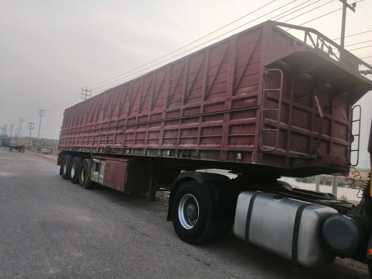 للبيع عربانه حداديه مكفوله مكان ميسان سعر 90 وبيه مجال ***********
