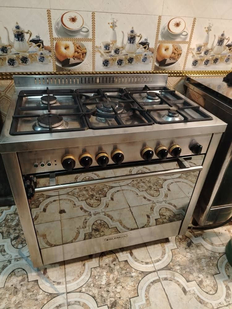 طباخ إيطالي دنك باله كويتي شرط الفحص والنضافه مكانه زبير متوفر توصيل ب350 اي استفسار خاص *********** الزبير, البصرة
