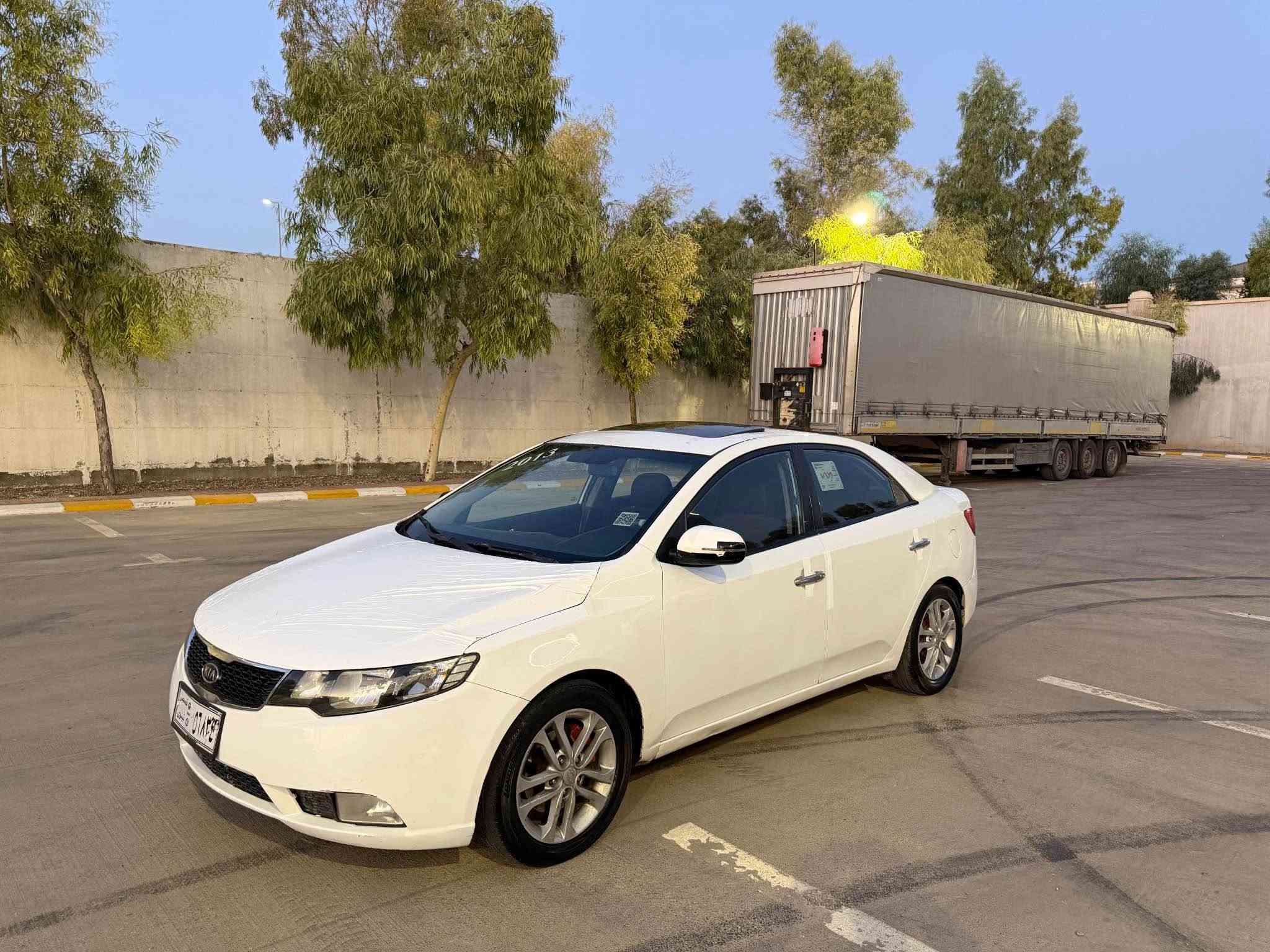 Kia Cerato 
دوبەی دوبەی 📦✅ مەنەفێست و ئەوراقی کامل لەگەلە تصدیق کۆدی سلێمانی بۆ کراوە باڵ کۆدیشی پێوەیە 
مۆدیل ٢٠١٣
فول مواسەفات ناو خەنەی 
دابڵ گێر تۆماتیک عادی ٦ گێر 
تەبرید لەسەر سویج 🥶 
مەکینە دوش مەرغوب ٤ پستن گزۆز گچکە زۆر کەم بەنزینە 
سلایت ٤ جام و ئاوێنە ئۆتۆ ئاوێنە شەفت 
 شاشە و کامیرە سوکان ڤۆلیۆم 
ویلکەپ تاخم تایەی خاوێنە  
سەیارەیەکی زۆر پاک و جوانە 
گێر و مەکینە و کارەبایەتی هەمو گیانی بەشەرت 
پێش و پشتی تازە توند کراوەتەوە 
سەیارەکە لە هەولێرە و نرخی ٥٣ وەرەقەیە و مامەڵەیەکی کەمی تێدایە 
 ژم*********** أربيل, العراق

نص مكتوب في الصور:
- 2013
