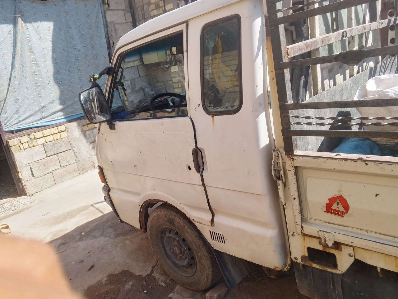 سلام عليكم سياره كيه حمل  موديل 95 خيط بخار فقط امه الباقي كفاله عامه سعر 47 وبيه مجال الستفسار التصال العنوان بغداد ‏‪***********‬‏
