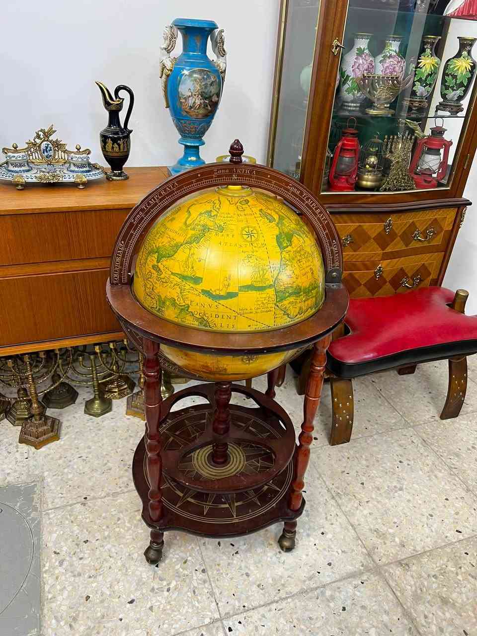 تشكيله انتيكات وتحف ونوادر 
*العنوان:بغداد الكسره قرب ملعب الكشافه داخل السوق الشعبي 
*للحجز والاستفسار عن الاسعار يرجى التفضل على الخاص ومراسله الصفحه او الاتصال على الرقم. ***********
*يوجد توصيل الى كل محافظات العراق 
*يرجى التاكد من الطلب قبل مغادره المندوب
#antique #انتيكات #تحف #نوادر #راديو اثاث كريستال زوالي كلاسيك
