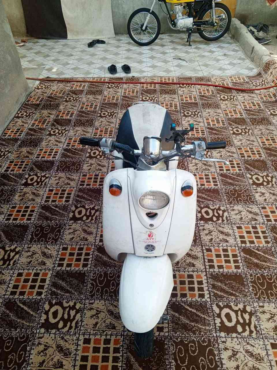 سلام عليكم البيع دراجه مصريه نضيفه ماعوزه شي والله هندر واحد 175وبيه مجال قليل العنوان سوك الشيوخ حي العسكري 
الشراي هاذه الرقم واتساب. ***********
