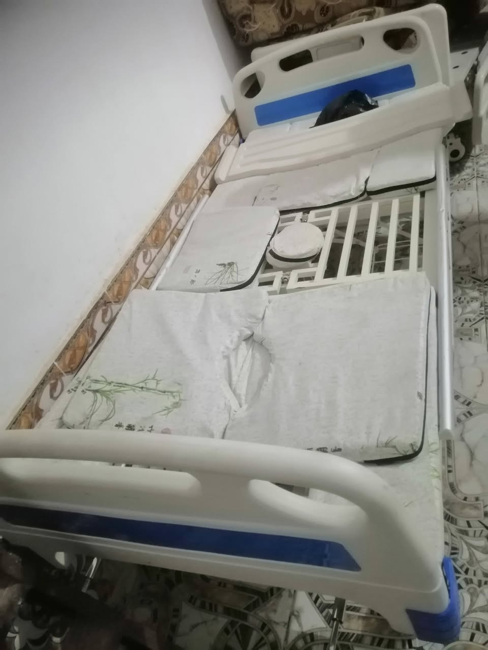 ا غراض بيت  للبيع جربايه او ديوان او عربانه شحن مال معوقين المكان ناصرية مركز التصال عله الرقم ***********
