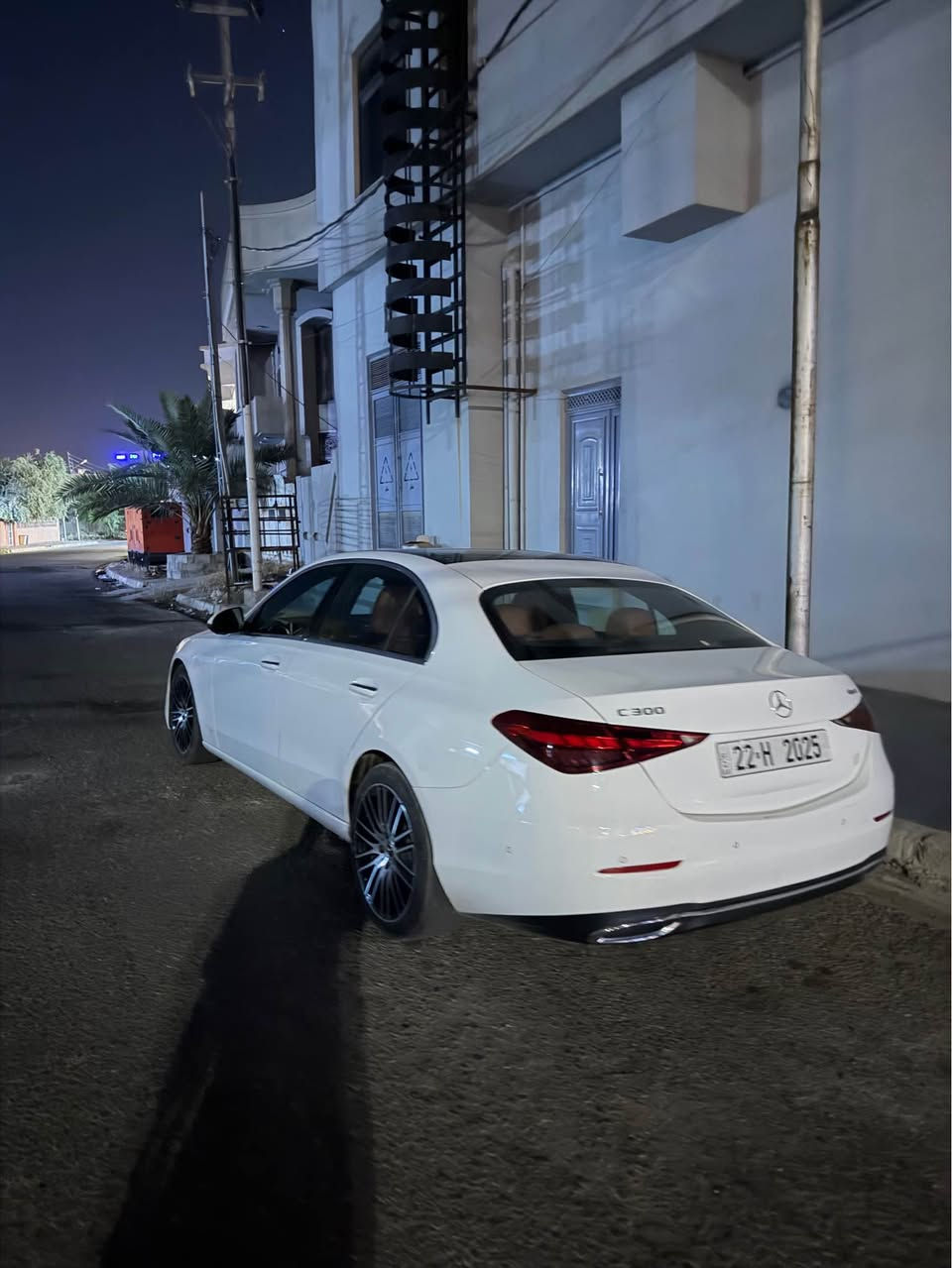 مرسيدس C300 • ٢٠٢٣ • ٢٦٠٠٠ ميل