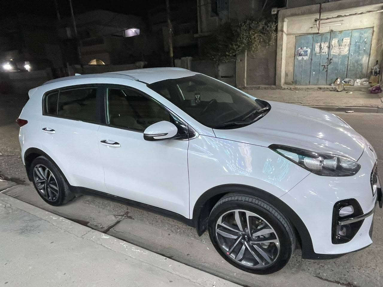 سبورتج 2020 خليجي 
مكفولة من الصبغ والتبديل والبارد 
باسمي تحويل ثاني يوم 
مواصفات 
محرك 2000 دوش 
مري كهرباء 
اشاير بلمري 
مودات تحكم 
شاشة كيا بلادي 
داخل صحراوي 
كامرة حساس امامي خلفي 
تبريد قطعتين 
ماشية 113 الف كيلو 

كاملة من كلشي مابيهة اي نقص 
سعر 188 ورقة ومجال بسيط 

مكان بغداد الدورة 
*********** بي واتساب
