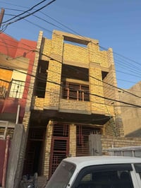 هيكل للبيع   مساحه 100 متر  الواجهه 5 متر  النزال 20  موقع شارع المركز...