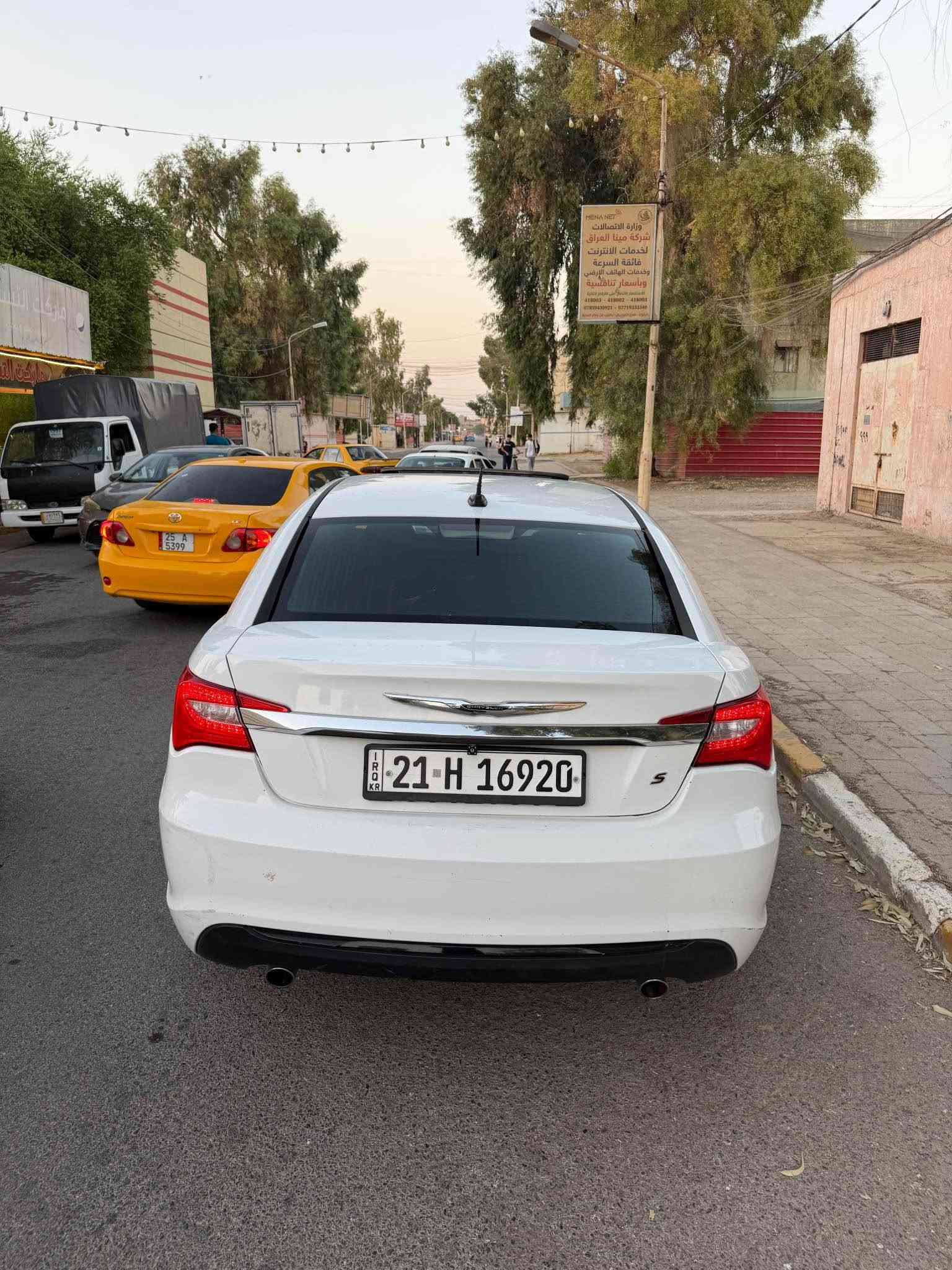 السلام عليكم
للبيع سي 200 موديل 12 فول فول وحد على وحد السياره حلوه وجاهزه كير ومكينه جدد حادثها باب اثنين بدون دواخل  مكينه حجم 6 سلندر سياره جديد بسمي بي تفتر بنزين ⛽️ السعر75 وبيها مجال المكان كركوك وسطي *********** كركوك, العراق

