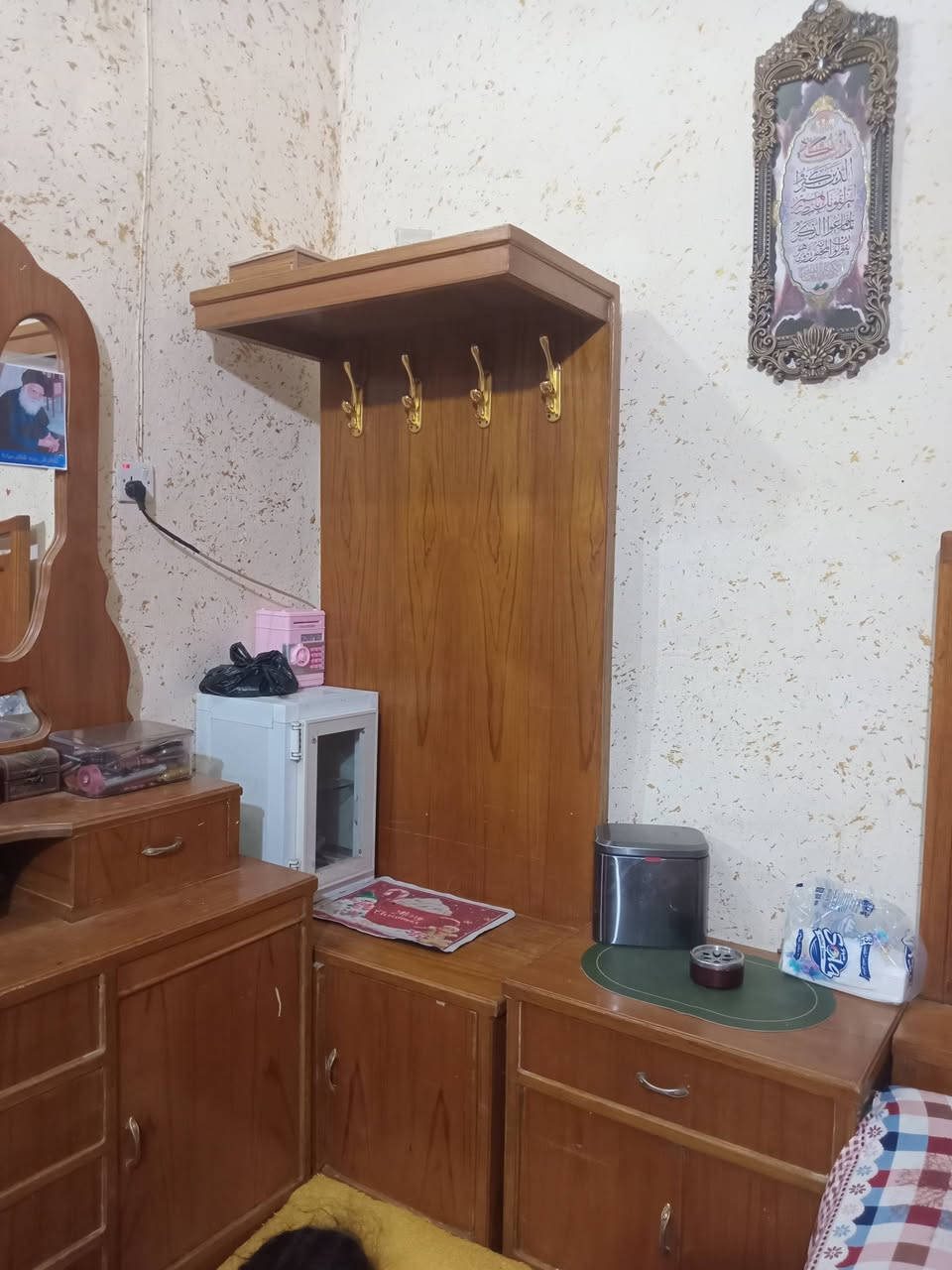 للبيع نجارة تكمه سعر ٥٠٠ قفل عنوان الشهداء
***********
