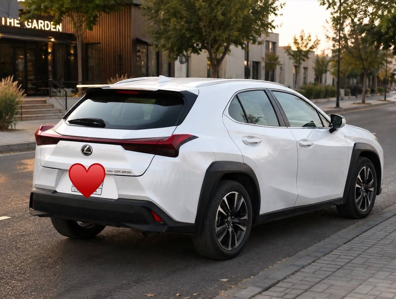 للبيع – Lexus UX 250h 2024 🔥
لكزس UX 250h موديل 2024 هايبرد 
🔹 أعلى مواصفات 
🔹 ماشية فقط 40 ميل
🔹 شاشة لكزس الكبيرة
🔹 Hybrid 250h
🔹 فتحة سقف
🔹 داخلية جلد
🔹 مقاعد كهربائية
🔹 تدفئة وتبريد المقاعد
🔹 ذاكرة للمقاعد
🔹 تشغيل بصمة / دخول ذكي
🔹 كاميرات 360°
🔹 حساسات أمامية وخلفية
🔹 رادار ومثبت سرعة متكيف
🔹 نظام المحافظة على المسار
🔹 تحذير النقطة العمياء
🔹 فرملة طوارئ
🔹 إضاءة LED
🔹 شاشة وسطية كبيرة مع أنظمة الاتصال
🔹 نظام صوت فاخر
🔹 Apple CarPlay & Android Auto

🚨 السيارة صورة حدثها موجود قطعتين ومصلّحة، وحالتها فوق الممتازة.

📍 السيارة موجودة في بغداد

سعرها 210
📞 للتواصل : ***********
