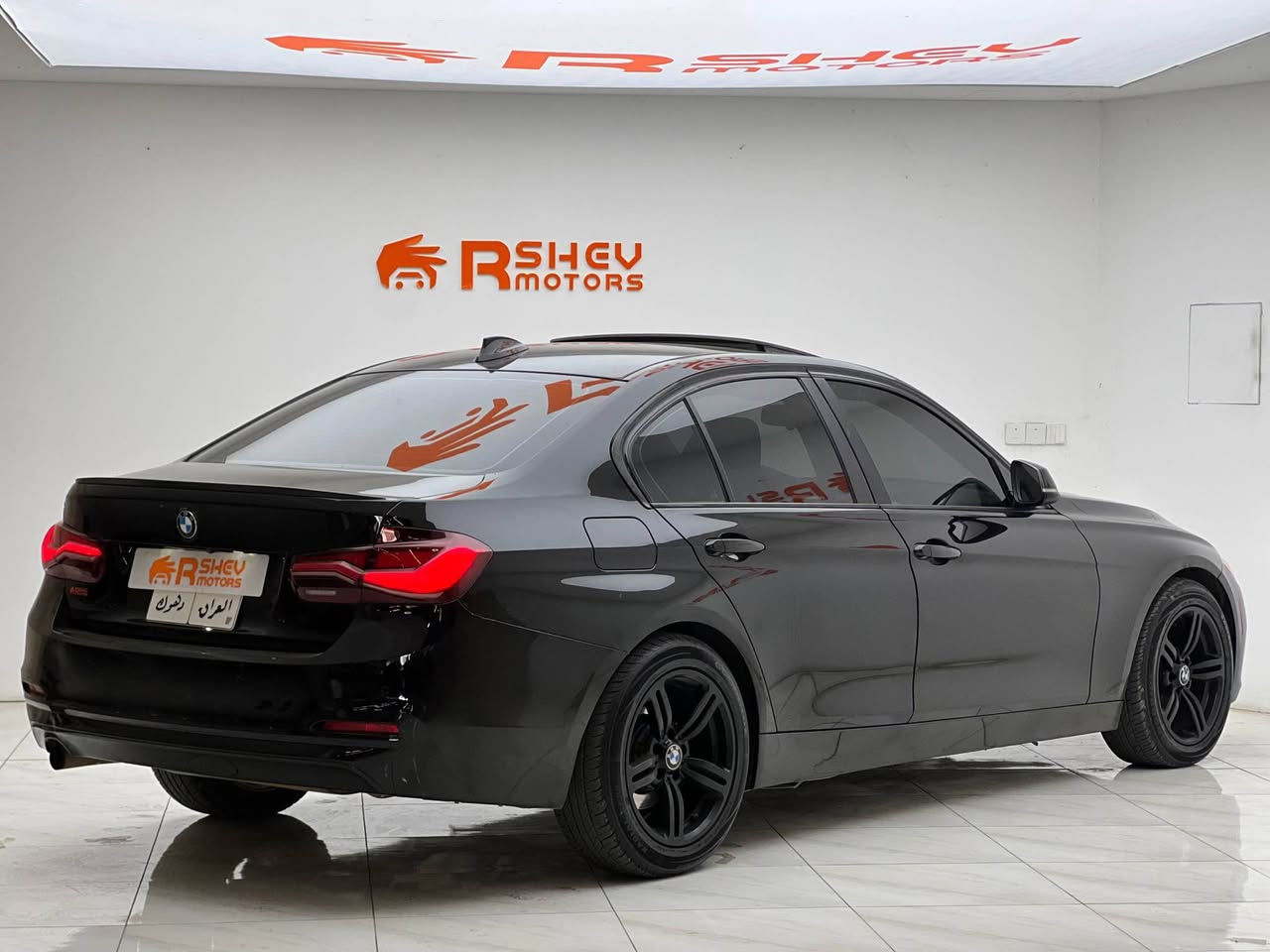 BMW 320i 2017
بي ام دبليو ٢٠١٧
مواصفات:
-فتحة سقف
-بصمة 
-کشنات جلد و تدفئة و کهربائي

مكينة ٤سلندر و تيربو حجم ٢.٠لتر
ماشية ١٠٥،٠٠٠ ميل فقط و ب حالة جداً ممتازة 

🔥علیها ٧٠٠$ غرامات تنزل من السعر

ضرر السيارة جاملغ خلفي صبغ و بابین مبدل بلاد نفس اللون بدون دواخل و ايرباك
السيارة كلش حلوة و نظيفة

السيارة رقم دهوک تحویل شرط 
مكفولة من كير و محرك و كهربائيات

و ب سعر(140$) ورقة و بيها مجال

مكان السيارة

دهوك -معرض ارشف R-Shev
رقم51 من معارض التيرمينال 

***********
*********** دهوك, العراق

