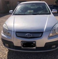 كيا ريو موديل ٢٠٠٨  ادوات نظيفه محرك وكير شرط تايرات جديد صدر جديد محر...