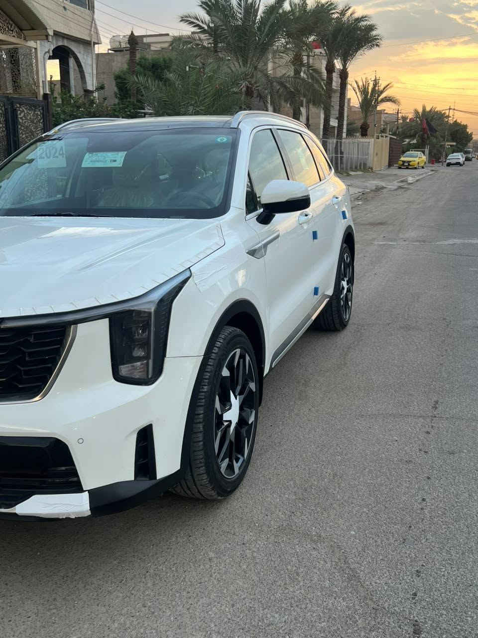 السلام عليكم
سورنتو خليجي رقم   بغداد بسمي  موصفات السياره فول ماعده (الفورويل  المواصفات
.............................
بانورامه/ويل ٢٠
 الموديل 2024
 سعة المحرك 6V 3,5L
 كير ماوس
 حساسات أمامية 
 حساسات خلفية
 لايت زينون 
 ويل كب 20
 قبضات أبواب من الألمنيوم
 مفتاح التشغيل بصمة تشغيل عن بعد 
 فتح الصندوق كهرباء
 شاشه متصل 
 الانارة الداخلية هالوجين 
 المقاعد لون أبيض
 حركة المقاعد الأمامية والخلفيه كهرباء
 7 راكب 
 مثبت السرعة Cruise
 شفتات سرعه
 تبريد شاشة
 3 قطع تبريد 
 هاند بريك بصمة  
 نظام مانع الانزلاق
 نظام نزول المنحدرات
