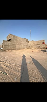 الزبير المنسية • ٢٠٠م • ركن على شارعين