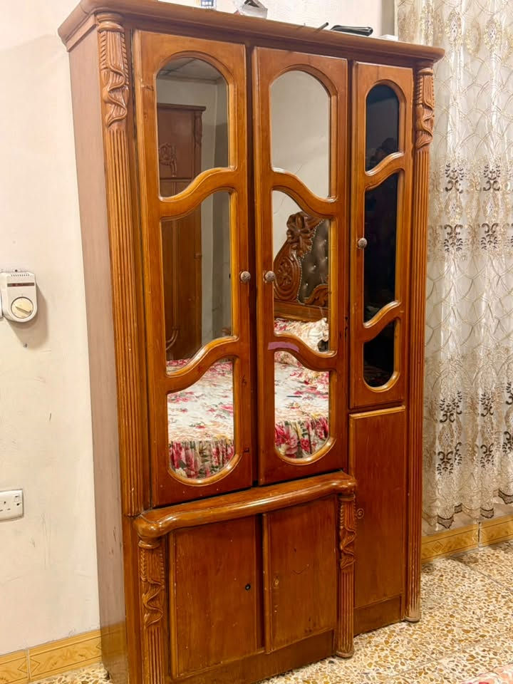 غرفه اخشاب صاج دنك زان ثقيله للبيع مبارك علياخذها شغل ثقيل
السعر 600 
للاستفسار الاتصال 
***********
***********
