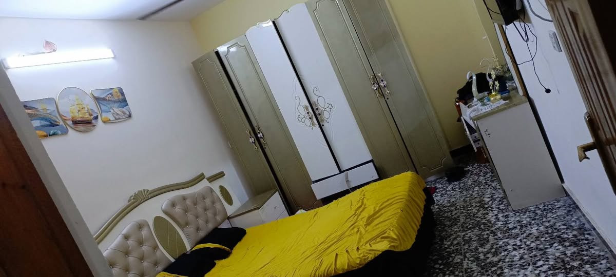 السلام عليكم بيت بل 16سبع البور150متر غرفتين وصاله ومطبخ كامل من كلشي مابي نقص ب68وبي مجال بأسمي هذا رقمي ***********
