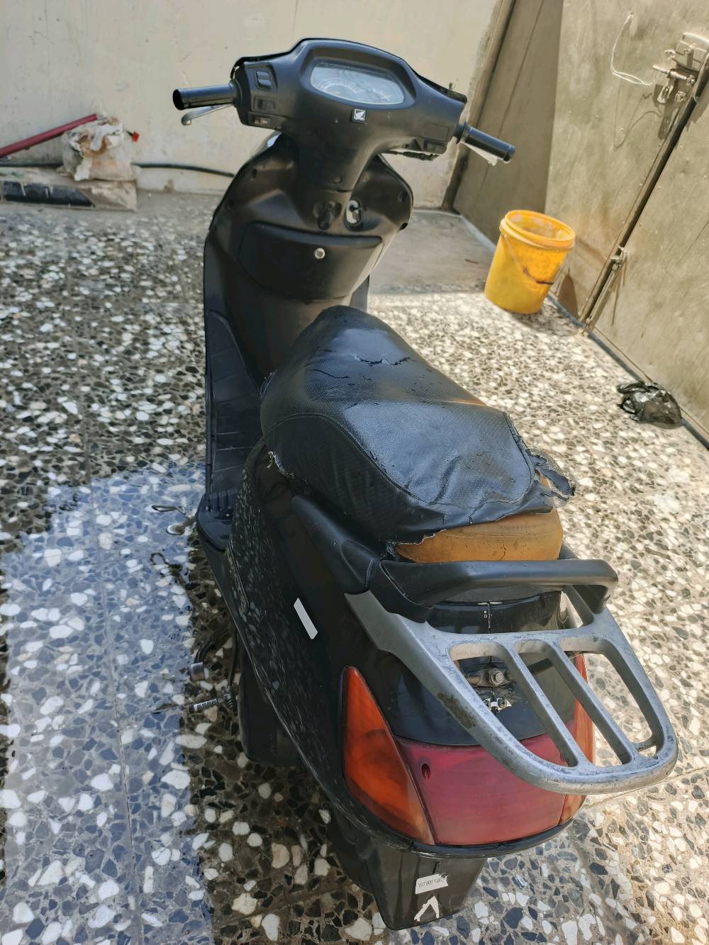 السلام عليكم دراجة سبيسي للبيع 300وبيها مجال بسيط