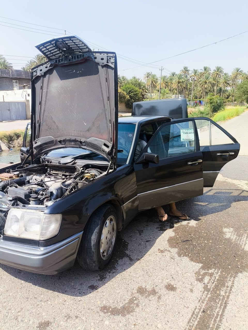 سلام عليكم ورحمه الله وبركاته مارسدس البيع موديل 92 محرك بطة 2500 مابيهة اي عيب شرط تحويل ثاني يوم رقم الهاتف *********** المو شراي لا تعبني 🫡 تحياتي للجميع 🫡
