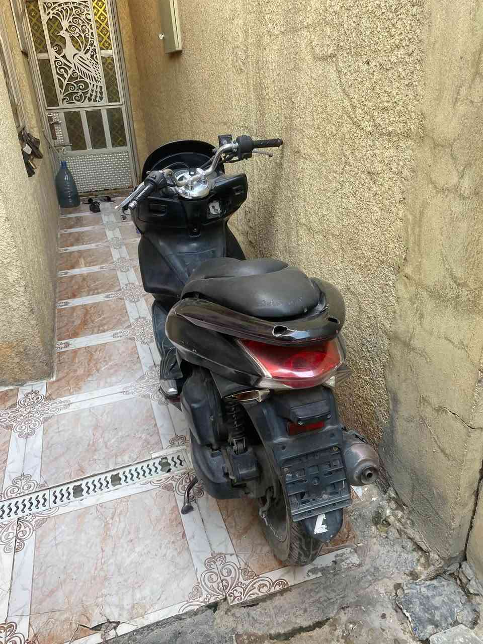 دراجة pcx جيل اول مجفتة فقط كهربائيات كلهه شغالة واتساب ***********السعر 900 الف وبيهه مجال مكاني الحبيبية
