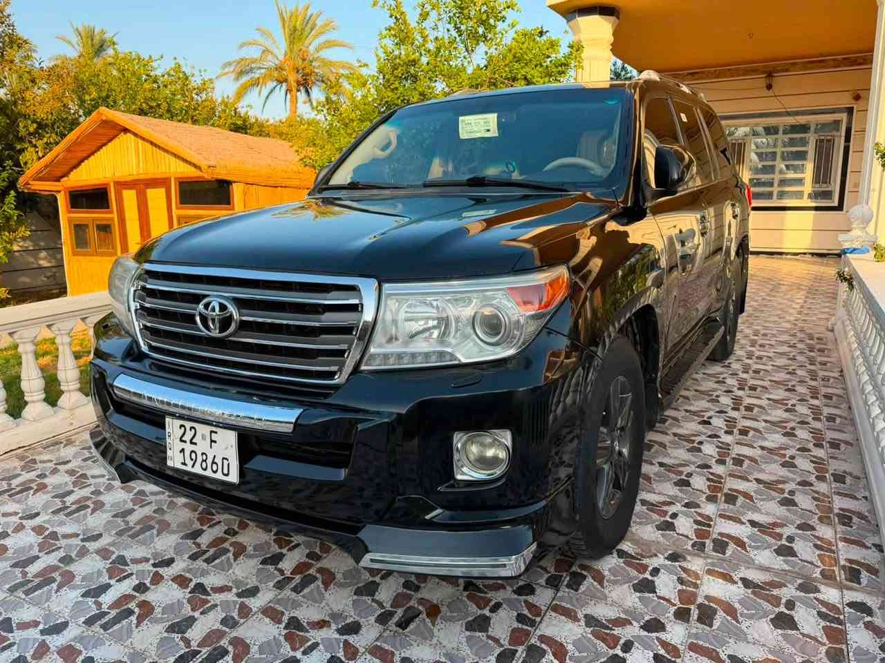 سلام عليكم

لاندكروزر جكساره 
رقم اربيل

موديل 2009 VXR (للبيع)

سعر فقط (265) ورقة وبيهه مجال بسيط
محرك 8 سلندر (V8)
مكفوله من الصبغ 
فقط 3 مكان بارد كلش بسيط 

ثلاجه 
5بصمات
سلايد 
تبريد مركزي 
بعد هواية مواصفات
حداديه تايرات صدر تبريد بحالة جيدة 

رقم فحص هزه سنوي جديد حتى 2030
تحويل نفس الوقت 
عنوان اربيل 
عنوان صلاح الدين
للتواصل 

***********
