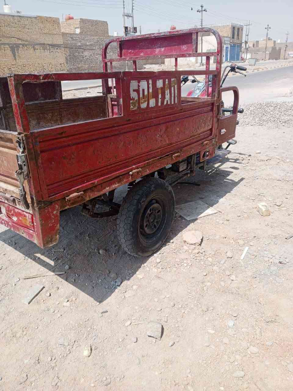 ستوته للبيع مديل١٦ وراق  مكان العماره مغربه السعر ١٤٠٠ وبيه مجال هاتف ***********
