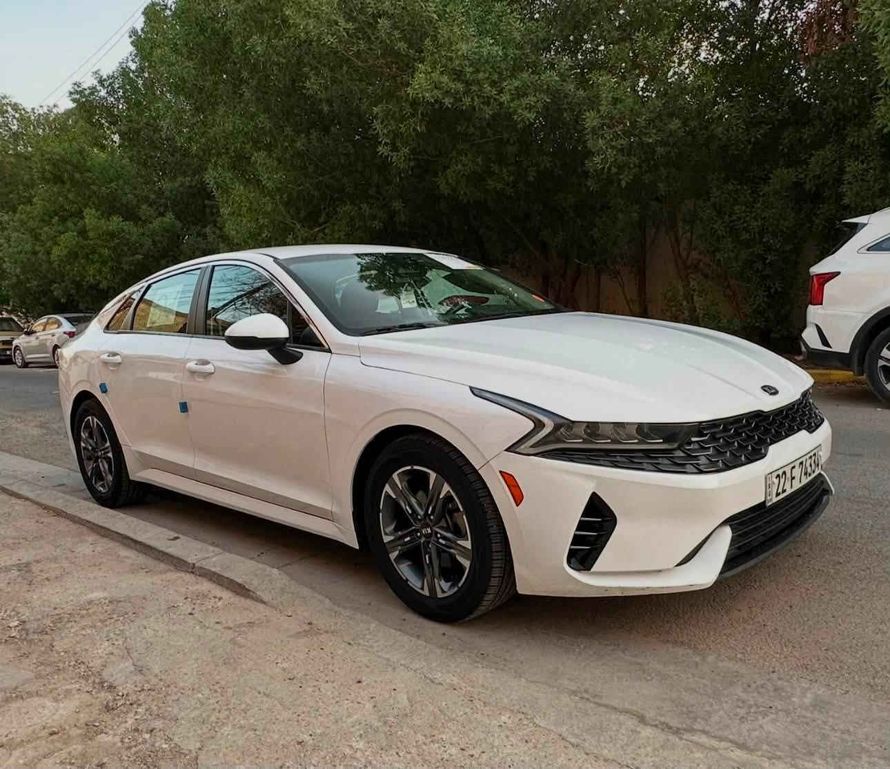 سلام عليكم k5 ٢٠٢١ وارد امريكي باسمي هزة وسنوية جديدة  باسمي ليبل واحد بدون ايرباك بدون تبديل بدون دواخل بيهة صبع جاملغ خلفي ونص باب السيارة جديدة جدااا جدااا مال بيت ماشية ٦١ الف السعر ١٣٩ ورقة للستفسار ***********
