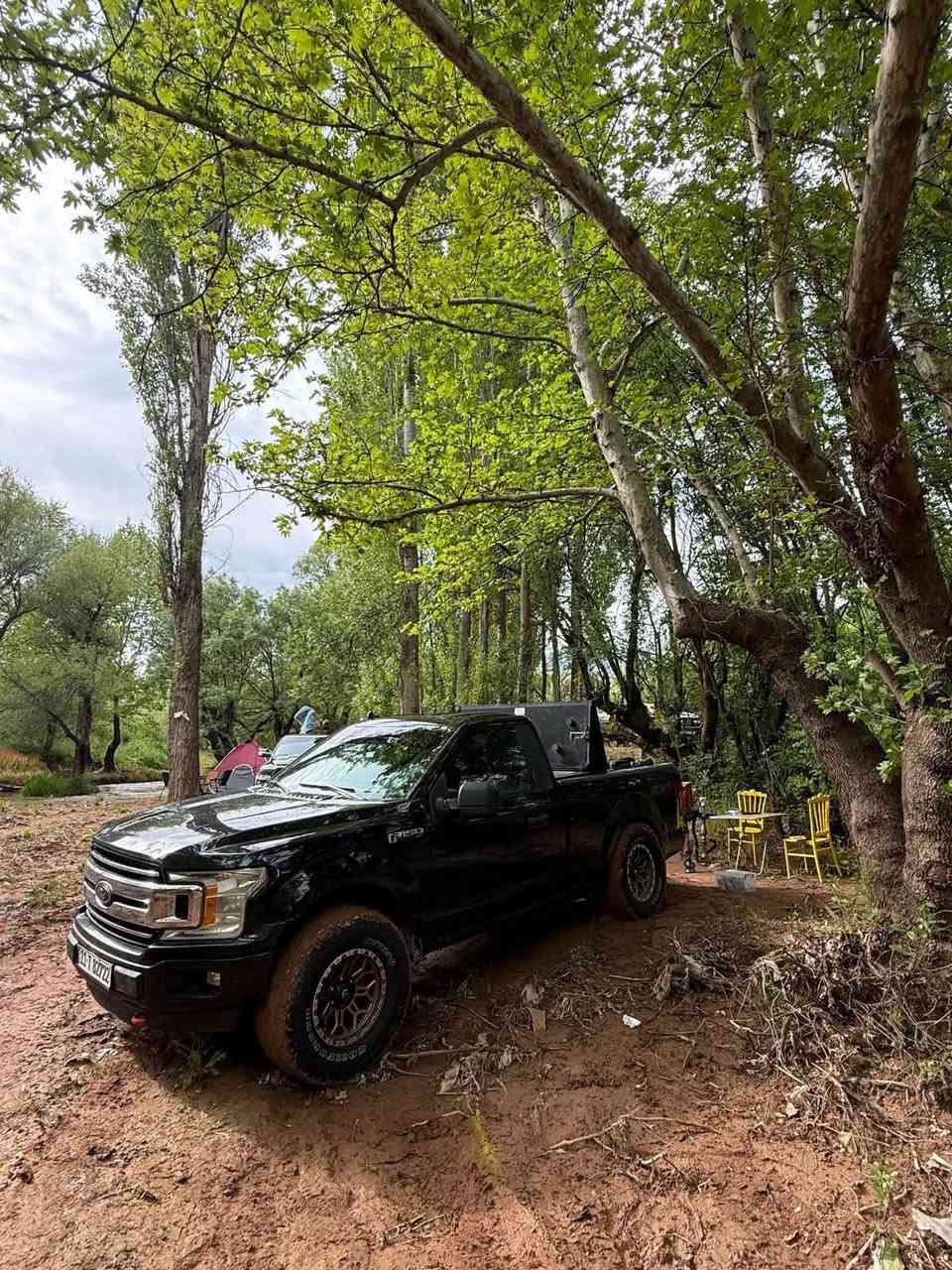 السلام عليكم
للبيع 

فورد F150 

محرك v6 3300cc

مديل 2019 

بدي قصير 

ماشيه ٦٣ الف كيلو 

حادث قطعه ونص الجاملغ صبغ وشويه بنيد بدون لا محرك لا شاصي لا اي شي 

مكان السياره بغداد 

السعر خاص 

موجود وتساب واتصال ***********
