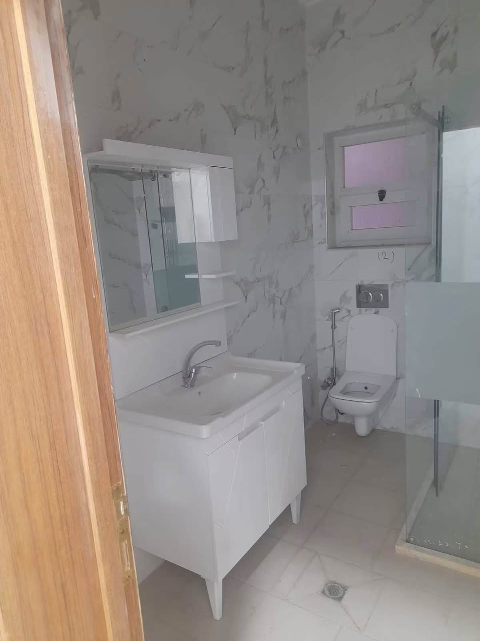 🏠 للبيع شقة مميزة في مجمع أيادي الكاظمية
📐 المساحة: 143 متر مربع

🏢 الطابق: الخامس

📍 الموقع: مجمع أيادي الكاظمية – بغداد

تتكون الشقة من:

🛏️ غرفتين نوم

🛋️ صالة

🍳 مطبخ

🚿 حمامين

💰 الشقة مؤجرة حالياً، مما يجعلها فرصة مناسبة للسكن أو الاستثمار وتحقيق عائد إيجاري.

البيع كاش والمبلغ ٢١٥ مليون مباشر من المالك

📞 للاستفسار: [***********]

للجادين فقط
