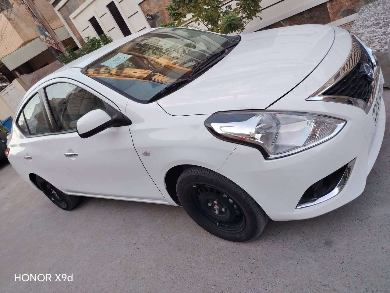 للبيع نيسان صني هندي 2025  ماشيه  14500 مكان بغداد السعر 125هاتف ***********  سونار بل منشور
