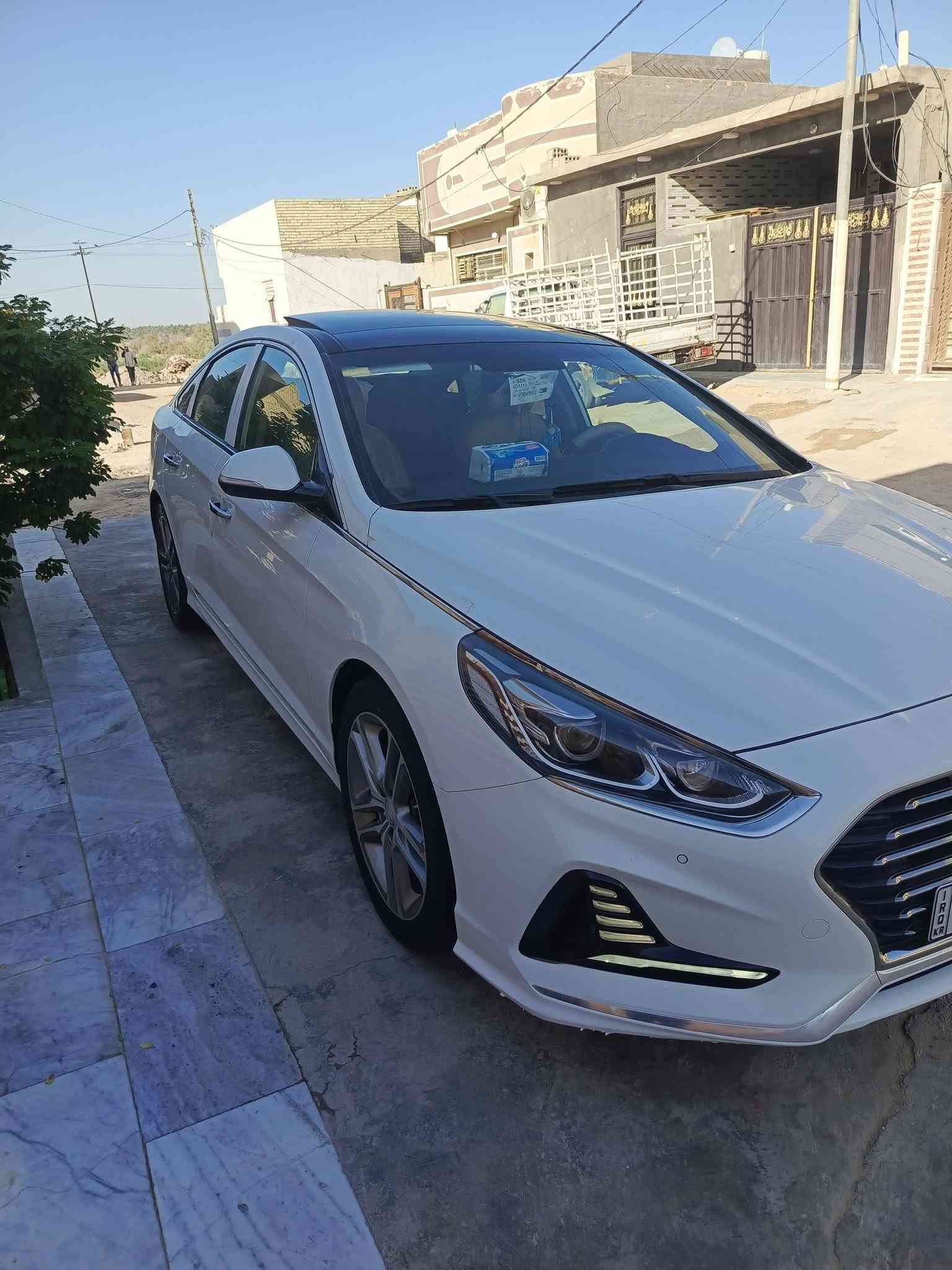 سلام عليكم .
سوناتا هونداي خليجي … كفاله عامه 
رقم اربيل لجديد 
وكاله تحويل ثاني يوم
مديل 2019
مكينه 2400 دوش.
بصمه دخول ذكي بدون مفتاح
فول بنوراما
 3 وضعيات 
داخل بيجي 
حساسات امامي + خلفي 
بك لايت LED
اشاير بل مري + شفط مع الفتح والتقفيل 
تحكمات ستيرن 
بردات خلفية 
صندوق كهرباء 
منظومه زنون 
قطعتين خلفي تبريد 
  دبل كزوز خلفي 
ويل كب 5 حجم 19 
كامره خلفيه
لسياره كامله مكمله تخم تاير جدد حداديه جديده وما نقصها ولا شي / لشراي يتصل 
العنوان :كربلاء
الرقم :***********
ما موجود ع الماسنجر
