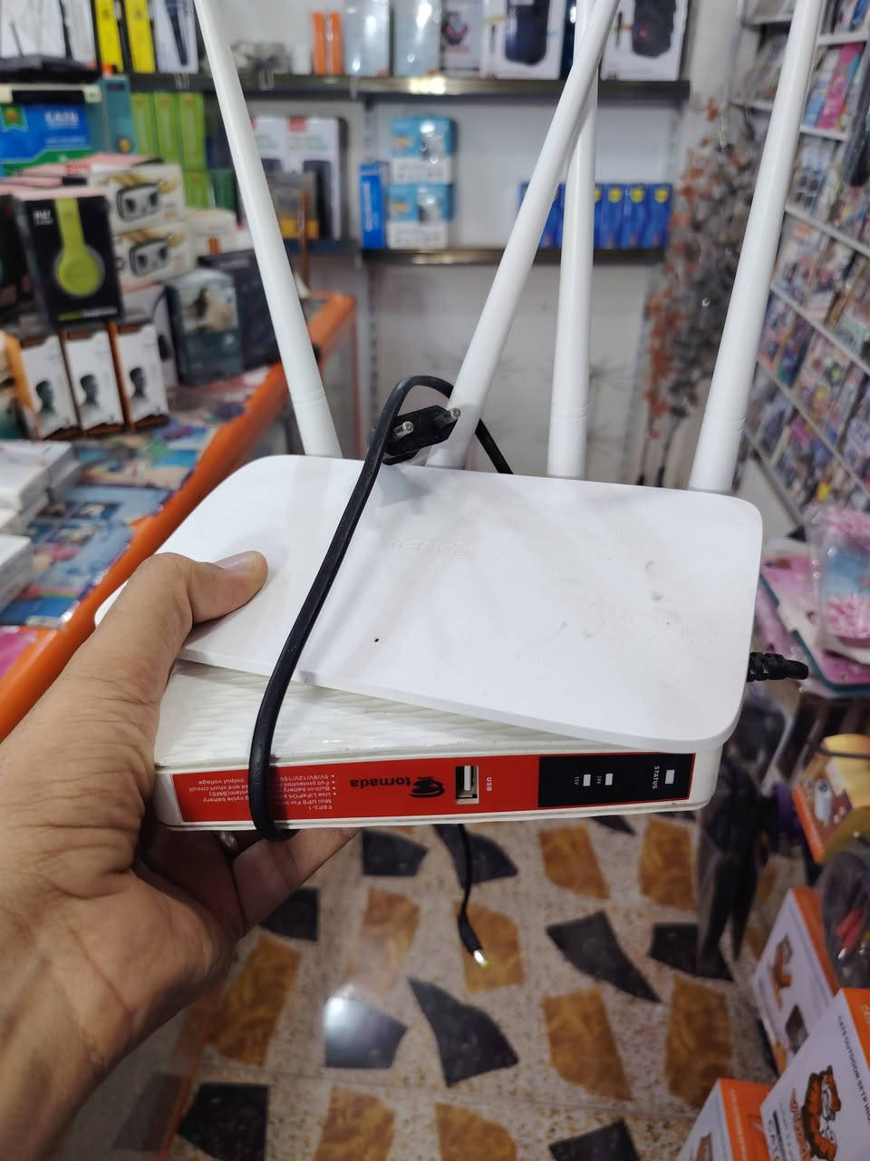 مستعمل وحيل نظيف كامل مكمل
جهاز الفوك مشبك وكيبل 20 و راوتر ابو 4 وجهاز شحن هم ويا كله كامل

رقم موبايل ***********
