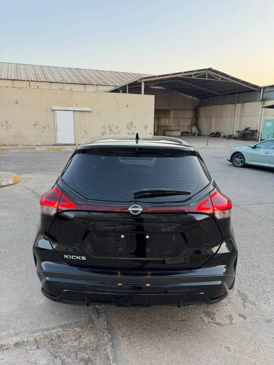 Nissan kicks 2024 s
جملغ و نص بوند صبغ و حافة الباب تعديل بارد 
۲۰ الف ميل ماشية 
 كل شي بلادي شركة 100
شرط الترقيم 
سعر : 108$ مجال
مکان : عقرة - ئاكرى
رقم : *********** كورك
واتساب *********** اكر, نينوى
