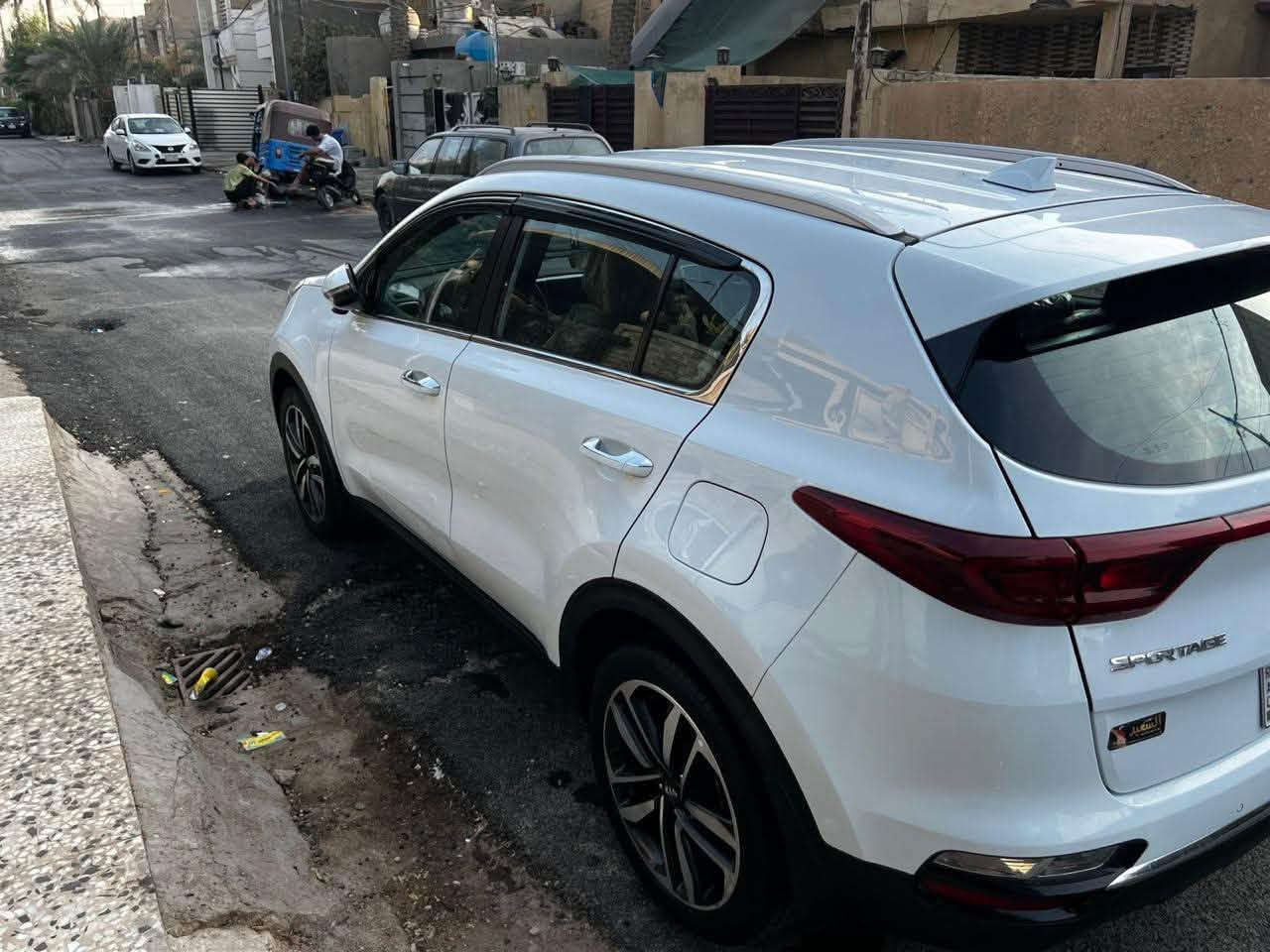السلام عليكم للبيع سبورتج 2020 مواصفات عاديه خليجيه حساسات كامرا شاشه استقطاع مباشر للمصرف باقيلها 5 اشهر وتتحول  عندي وكاله ابصم او راعيها يبصم السعر 145 ورقه وبيها مجال بصيط كل تفاصيل السياره بالمنشور وصور السونار مرفقه بالمنشور بيها صبغ بابين الايمن والجاملغ الامامي الايمن صبغ ***********
