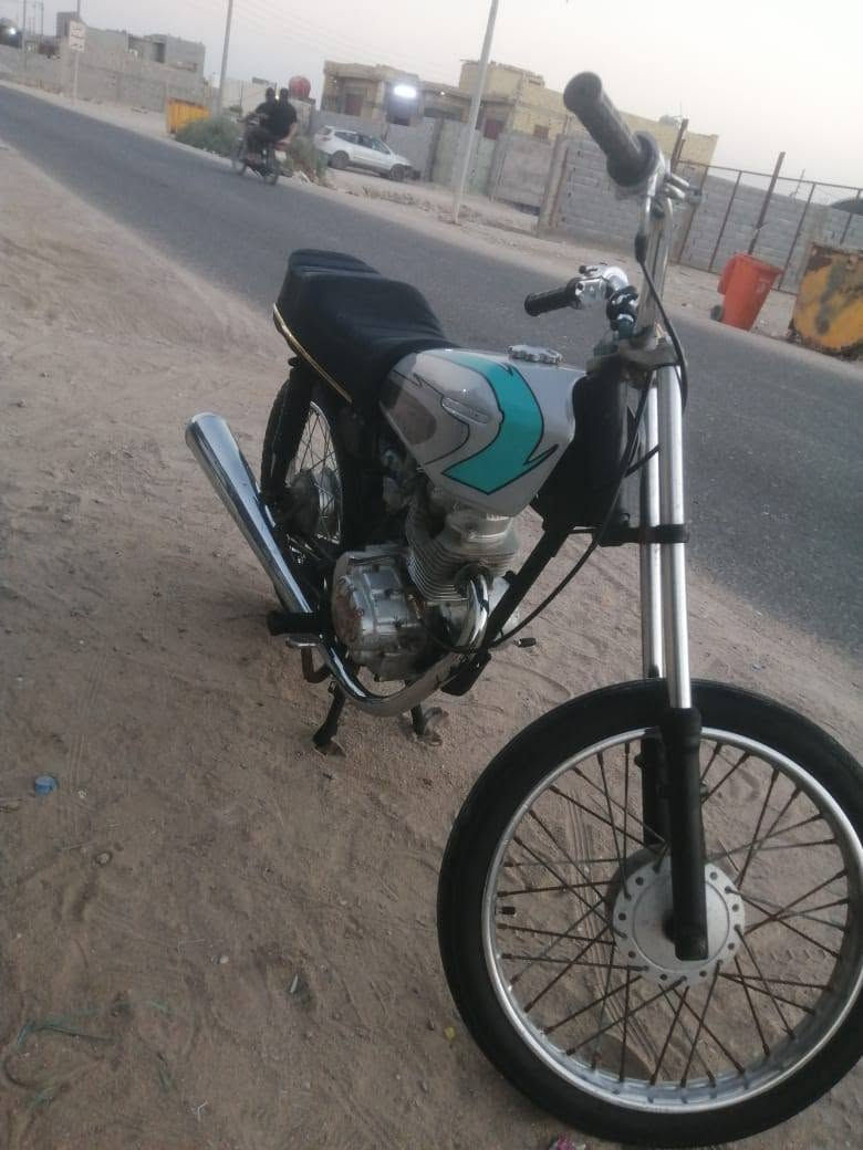 سلام عليكم  دراجه نامه ادوات غراض كله جديد كشن تفصال مكينه خرسه ربع ماذب عليها كبل للشارع كلجات تبريد مركزي دراجه حلوه كلش مكاني بصره كرمه علي سعرررر 375 بيها مجال تواصل ***********شراي بخدمته
