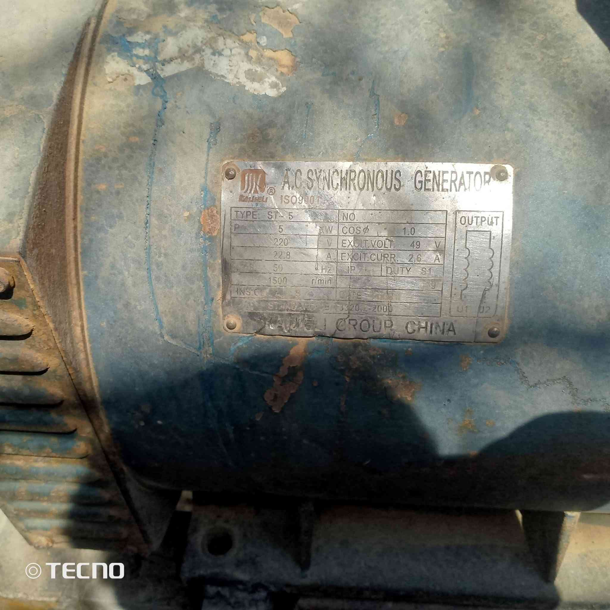 السلام عليكم البيع ‏‪***********‬‏

نص مكتوب في الصور:
- TECNO