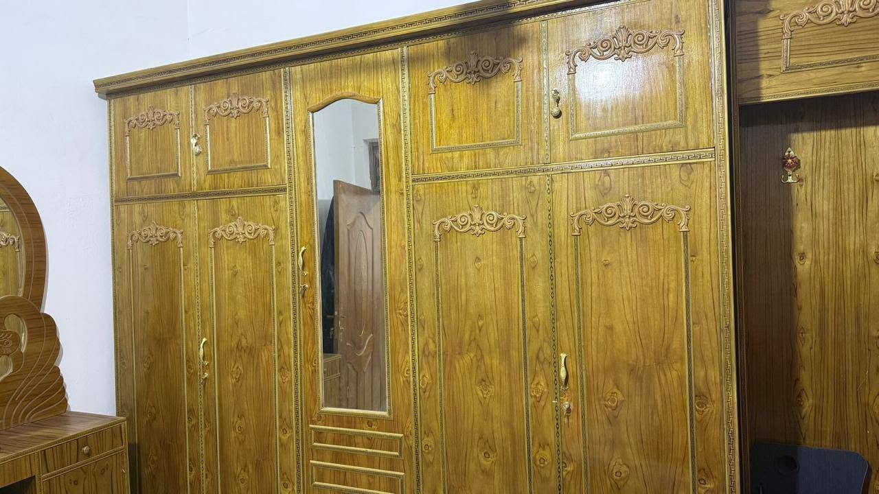 نجف حي ندا • غرفة اخشاب • ميز تواليت