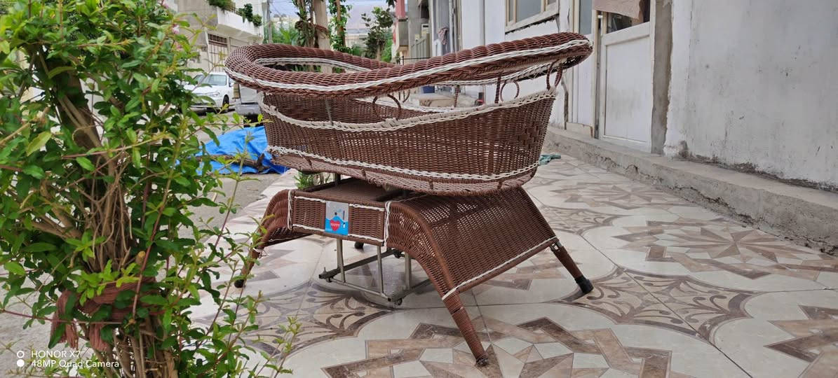 ێڕەوڕەوەی منداڵان شتێکی تۆکمە و جوان بێ عەیب و مووشکیلە نرخ 40هەزار مووشتەری تێل بکە شوێن دەربەندیخان

نص مكتوب في الصور:
- HONOR X7
- 48MP Quad Camera
- O HONOR X7