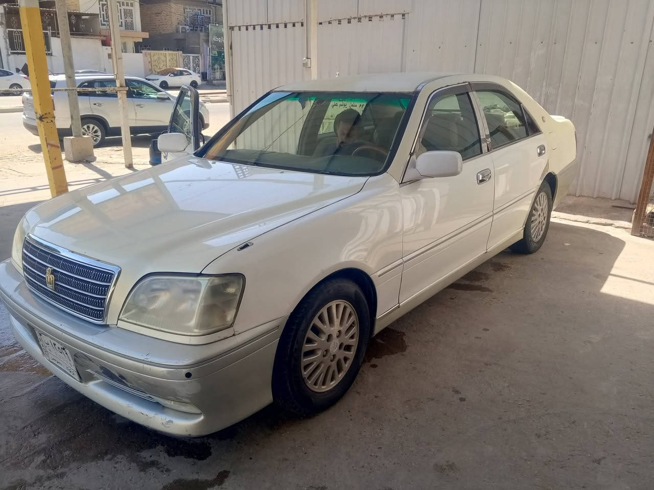 السلام عليكم كراون ملكه للبيع موديل 2002 رقم كركوك 3دكم قرار 48 مدفوع كمرك وقرصه كامل باقي على الرقم مكفوله من الكص والصوليات سعر 95 مكان نجف ***********
