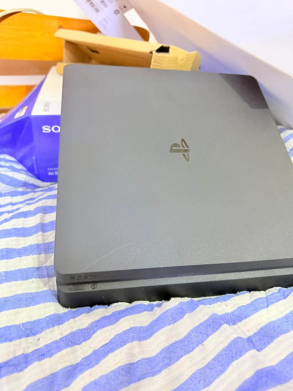 سلام عليكم خوان بلي 4 🎮 سلم مهكر
ذاكره 500GB 🛡

نضافه 99/ 🛡

لوك ستيكرا 🌟

اصلي 🛡

ما مفتوح 🛡 

ما داخل صيانه ابدا🛡

جهاز  ماخذو أقساط فاتحو بيدي من الكارتون  مستخدم يومين شغال فول لا صوت لا حماوه عاليه بي 9العاب من فتحتو من الكارتون موجودات يعني حته العاب ممنزلو🛡

مكاني الميثاق   

يجي ويا يدات ثنين شغالات كلشي ما بيهم جدد وكامل ملحقاته 🧿

سعر خاص  
موقع موصل حي الميثاق 
***********
