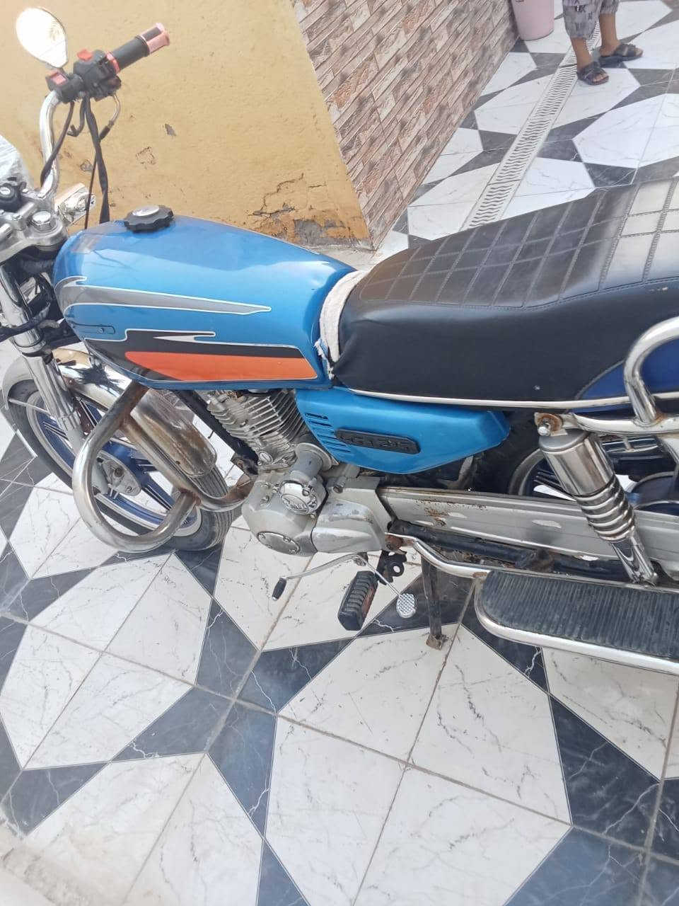 دراجه بارت للبيع موديل 20 اوراق اصوليه نگره سلف مكينه مفتوحه بستم  وعوزه قلوزه جديده الصره الجوه 
***********
