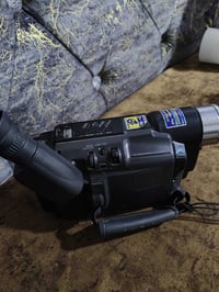 كاميره للبيع شغاله شرط بس باتري مالته عاطل معها فلم مالته كاسيت اصغير ...